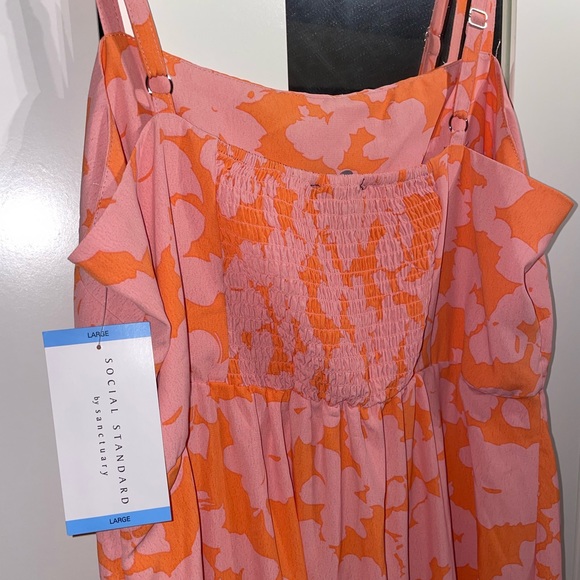 Dress - Picture 8 of 10